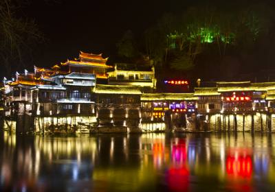 夜游鳳凰古城，感受別樣的古城美